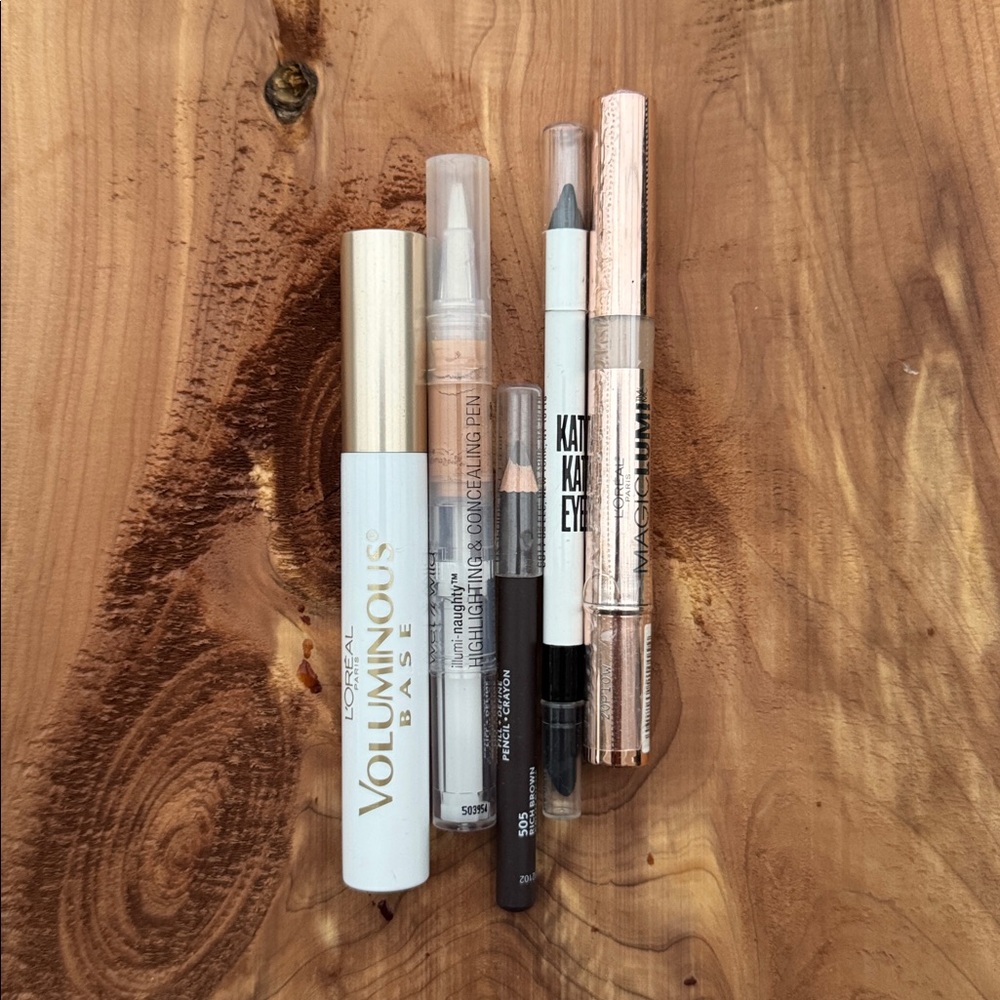 Makeup Bundle Assortment Includes 5 Pieces NWT